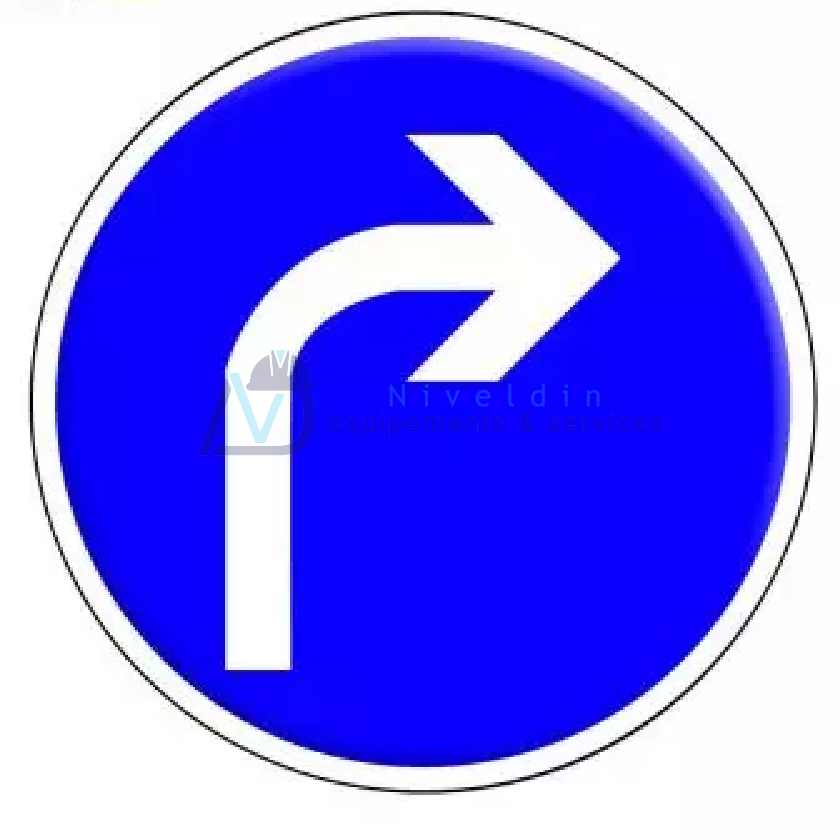 B21C1 – PANNEAU DIRECTION OBLIGATOIRE À LA PROCHAINE INTERSECTION : À DROITE — vue 2